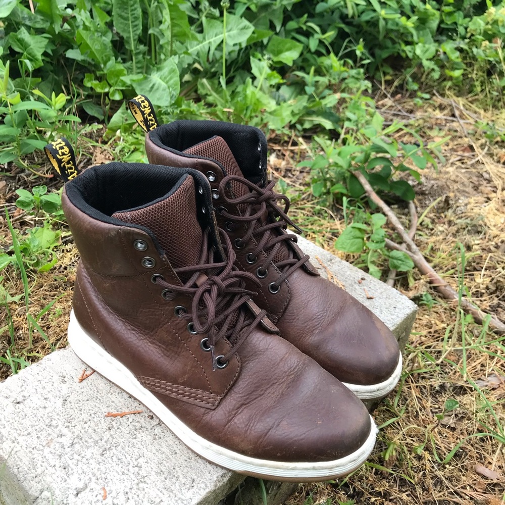 Dr Martin air wave leather shoes size 8
